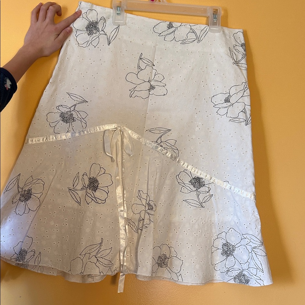Young Essence White Floral A-Line Skirt